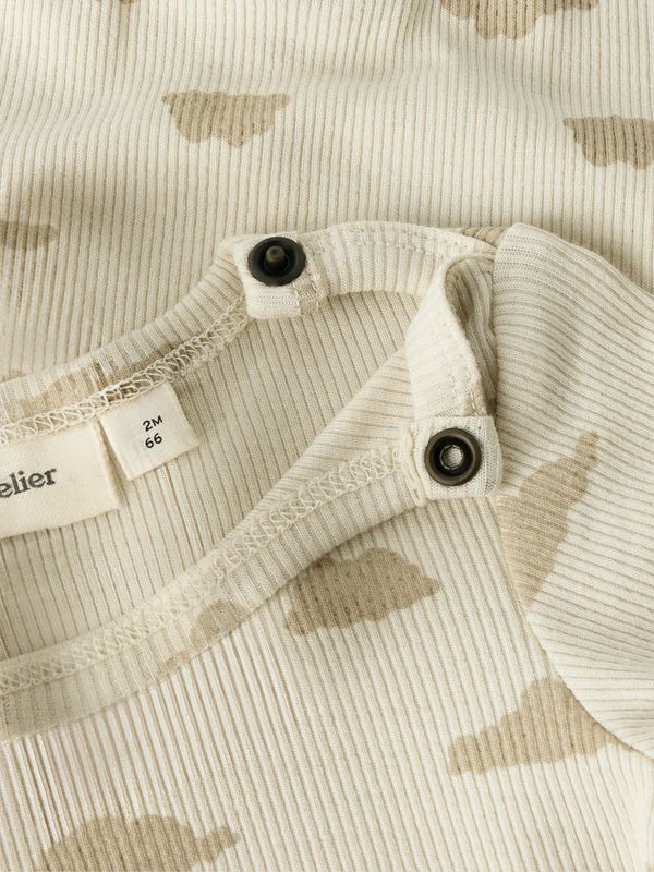 Nbmgago beige pysjamas m/skyer